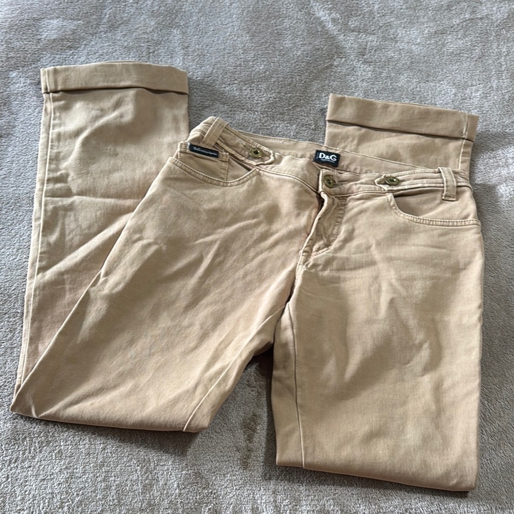D&G Woman’s VTG Classic & Modern  Khaki Cuffed Pant